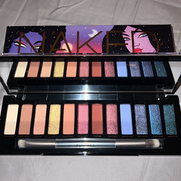 Urban Decay Eyeshadow Palette Limited Edition - Picture 3 of 11